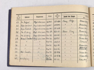 Luftwaffe Flugbuch eines Flugzeugführerbegleiters mit 28 bestätigten Flügen  ( Wohl Schulflügen)  1941
