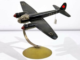 Standmodell eines Dornier Do 17 Kampfflugzeug aus der Zeit des 2.Weltkrieg. Originallack, Flügelspannweite 36,5cm