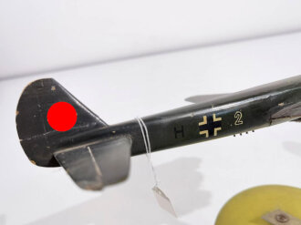 Standmodell eines Dornier Do 17 Kampfflugzeug aus der Zeit des 2.Weltkrieg. Originallack, Flügelspannweite 36,5cm