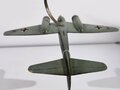 Standmodell eines Dornier Do 17 Kampfflugzeug aus der Zeit des 2.Weltkrieg. Originallack, Flügelspannweite 36,5cm