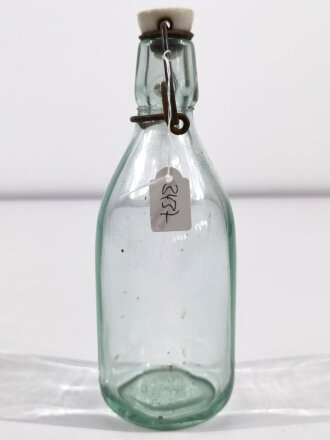 Glasflasche " Eigentum der Luftwaffe" Höhe 19cm, guter Gesamtzustand