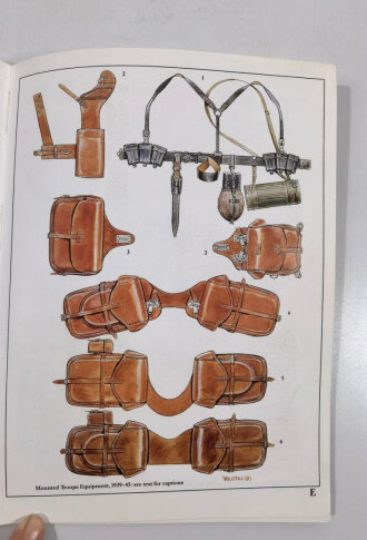 "German Combat Equipments 1939-45 (Men-at-Arms Series)", 47 pages, English language book, used good 