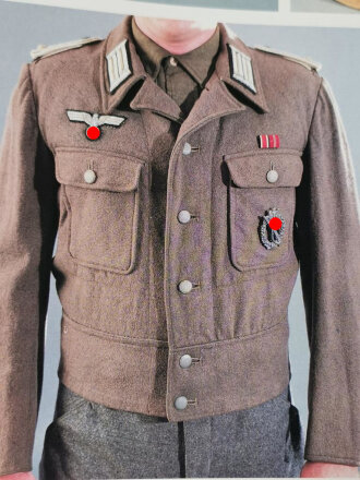 "German Army Uniforms of World War II in Colour Photographs", 127 Seiten, gebraucht, über DIN A4, englisch