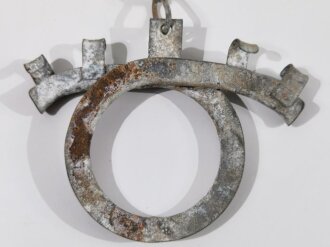 Abspannhaken für Feldfernkabel der Wehrmacht, datiert 1943, ungereinigtes Stück