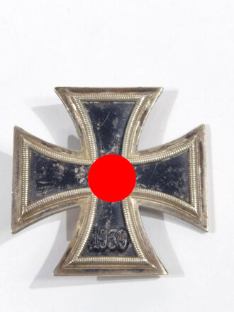 Eisernes Kreuz 1. Klasse 1939, Magnetisch, Hakenkreuz leicht rostig und berieben, Nadelsystem lässt sich nicht öffnen