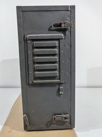Luftwaffe, Netzbetriebener Tastgleichrichter NTG 2 zum Betrieb mit Richtfunkgerät Elster SEG2T. Ungereinigtes Stück, Funktion nicht geprüft