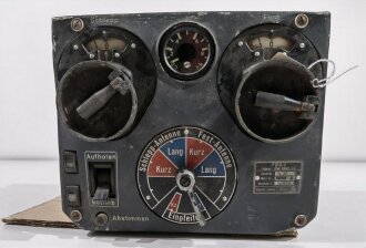 Luftwaffe FBG.3 Ln 26564, Fernbediengerät zur Umschaltung der Antennen auf LW- / KW-Betrieb für Fu G10. Originallack, Funktion nicht geprüft, ungereinigtes Stück