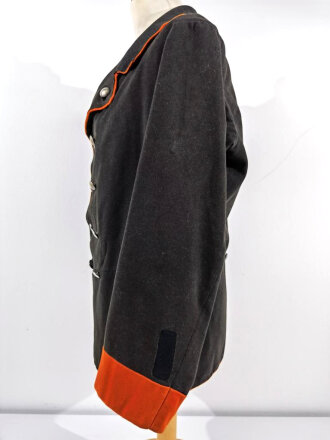 Reichspost , Uniformjacke schwarz mit orangen Vorstößen, wohl um die Jahrhundertwende