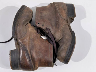 Paar Halbschuhe für Mannschaften der Wehrmacht Modell 1944. Seltenes Paar in gutem Zustand, Sohlenlänge 28,5cm