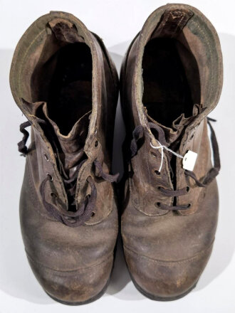 Paar Halbschuhe für Mannschaften der Wehrmacht Modell 1944. Seltenes Paar in gutem Zustand, Sohlenlänge 28,5cm