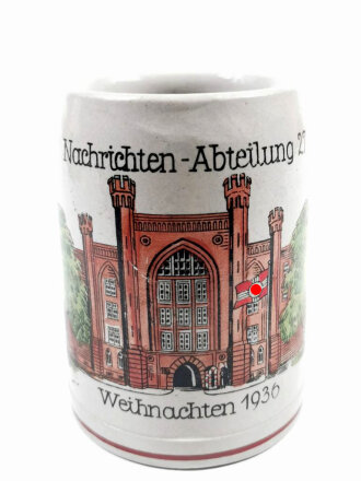 Halbliter Bierkrug " Nachrichten Abteilung 27 Weihnachten 1936" Augusburg. Leichte Gebrauchspuren , sehr guter Zustand