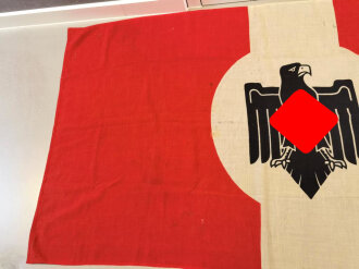 Nationalsozialistischer Reichsbund für Leibesübungen NSRL, Lagerfahne mit etlichen kleineren Fehlstellen. Maße 119 x 200cm