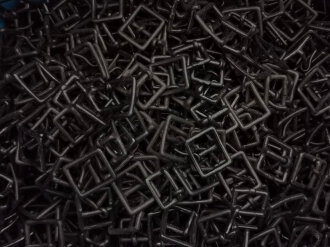 Metallbeschlag aus Eisen,schwarz lackiert. Breite 26mm,...
