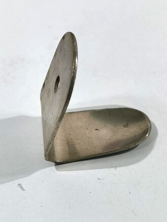 100 Stück Metallstanzteil  aus Eisen Wehrmacht, meist leicht angerostet