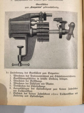 "Waffentechnischer Leitfaden für die Ordnungspolizei", Berlin, 1941, 488 Seiten, Bindung hinten lose, stark gebraucht, nicht auf Vollständigkeit geprüft