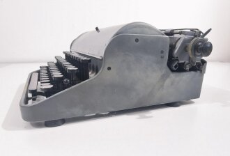 Dienstschreibmaschine Wehrmacht "Olympia Robust" im Transportkasten. Originallack, Funktionsfähig