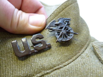 US Army WWI, coat , insignia Original sewn