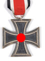 Eisernes Kreuz 2. Klasse 1939 mit Bandabschnitt, Hakenkreuz mit voller Schwärzung, guter Zustand