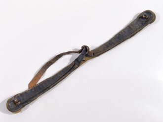 Gewölbte Schuppenkette für eine Pickelhaube. Zusammengesetzt vollständige Länge 37,5cm