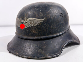 Stahlhelm Luftschutz. Kinnriemen gerissen, ungereinigter...