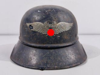 Stahlhelm Luftschutz. Kinnriemen gerissen, ungereinigter...