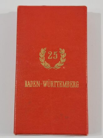 Baden- Württemberg, Feuerwehr- Ehrenzeichen 25 Jahre in Silber,  im Etui mit Bandspange in Wickelpapier, ältere Variante