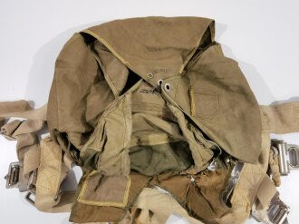 Fallschirmjäger Gurtzeug RZ20 mit äußerer Packhülle. Defekt