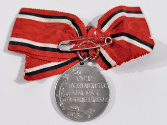 Preußen, Rot Kreuz Medaille 3.Klasse an Damenschleife, Kriegsausführung aus Eisen