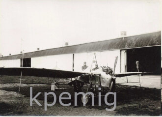 Fliegerei 1.Weltkrieg, 38 Fotos eines Angehörigen der Jagdstaffel 43 des Fliegerbatallions 4, Stationiert in Frankreich Nahe Metz 1917 und 18. Größe der Fotos meist 8,5 x 11 bzw. 9 x 14cm.