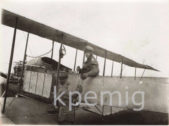 Fliegerei 1.Weltkrieg, 38 Fotos eines Angehörigen der Jagdstaffel 43 des Fliegerbatallions 4, Stationiert in Frankreich Nahe Metz 1917 und 18. Größe der Fotos meist 8,5 x 11 bzw. 9 x 14cm.