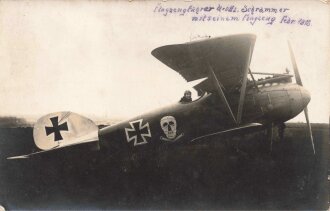 Foto 9x14cm "Flugzeugführer Uffz. Schrammer mit seinem Flugzeug Febr. 1918"  Rückseiteig "Montingen bei Metz"