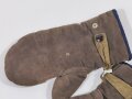 Luftwaffe, Paar gefütterte Handschuhe mit Schlitzen für die " Schießfinger" Das Teddyfutter kennne ich so sonst nur von gefütterten Wintermützen für die Luftwaffe.
