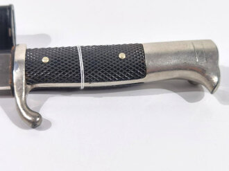 Extraseitengewehr KS98 Wehrmacht. Scheide überlackiert, Klinge ohne Herstellermarkierung, vorne angeschliffen, ungereinigtes Stück