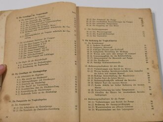 "Tragkraftspritze einsatzbereit !" Betriebs Ratgeber für Tragkraftspritzen von 1943 mit 174 Seiten. Gerfne gelesen und zum Teil mit vermerken versehen, 1 Seite lose