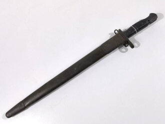 U.S. WWI, AEF Remington M1917 Bayonet (British P1913) with second pattern leather scabbard M1917, 55 cm (22"), good condition