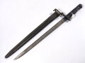 U.S. WWI, AEF Remington M1917 Bayonet (British P1913) with second pattern leather scabbard M1917, 55 cm (22"), good condition