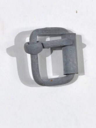 Metallbeschlag Wehrmacht aus Eisen, feldgrau lackiert. Breite 18mm, sie erhalten ein ( 1 ) Stück