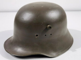 Stahlhelm Glocke in Stil des 1.Weltkrieg, ich glaube zu wissen das es sich um österreichische Gendarmerie handelt. Vermutlich überlackiertes Stück