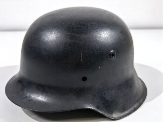 Stahlhelm Glocke Wehrmacht Modell 1942, NS64. Nach dem Krieg schwarz lackiert