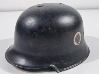 Stahlhelm Feuerwehr III.Reich. Neuzeitlich aufgeklebte...