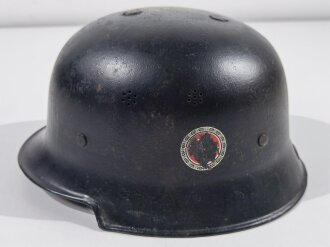 Stahlhelm Feuerwehr III.Reich. Neuzeitlich aufgeklebte...