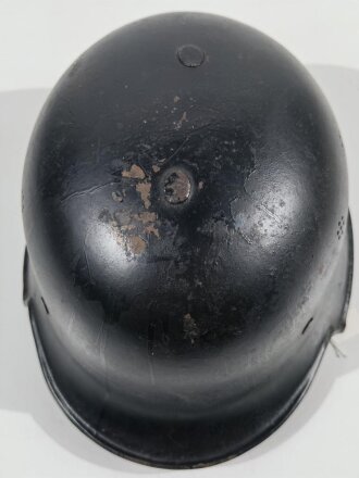 Stahlhelm Feuerwehr III.Reich. Neuzeitlich aufgeklebte Embleme, sonst original. Ungereinigtes Stück aus Sammlungsauflösung