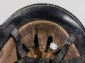 Stahlhelm Feuerwehr III.Reich. Neuzeitlich aufgeklebte Embleme, sonst original. Ungereinigtes Stück aus Sammlungsauflösung