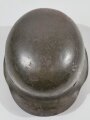 Heer, Stahlhelm Modell 1942. Zusammengehöriges, in allen Teilen originales Stück. Futter in Größe 56, kein Hersteller erkennbar, lediglich eine Lot Nummer