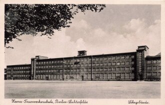 Ansichtskarte Heeres Feuerwerkerschule Berlin Lichterfelde Lehrgebäude, mehrfach geknickt