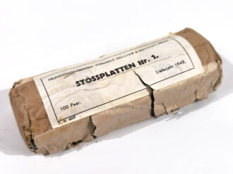 100 Paar Stossplatten für Stiefel und Halbschuhe, Lieferjahr 1943. Originalverpackt, ca 4 cm breit. Hersteller Munitionsfabriken Prag