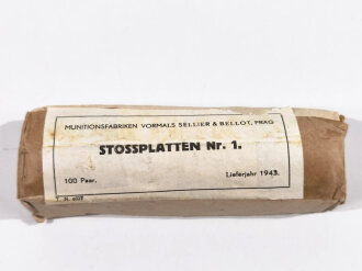 100 Paar Stossplatten für Stiefel und Halbschuhe, Lieferjahr 1943. Originalverpackt, ca 4 cm breit. Hersteller Munitionsfabriken Prag