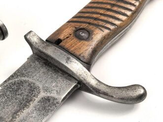 Preussen, Seitengewehr Modell 98/02, Kammerstück mit  Sägerücken, Lederscheide mit Truppenstempel R.P.I.2.185 , Herstellermarke Erfurt
