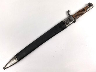 Preussen, Seitengewehr Modell 98/02, Kammerstück mit  Sägerücken, Lederscheide mit Truppenstempel R.P.I.2.185 , Herstellermarke Erfurt