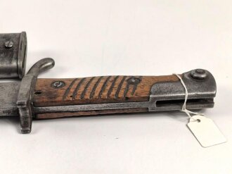 Preussen, Seitengewehr Modell 98/02, Kammerstück mit  Sägerücken, Lederscheide mit Truppenstempel R.P.I.2.185 , Herstellermarke Erfurt